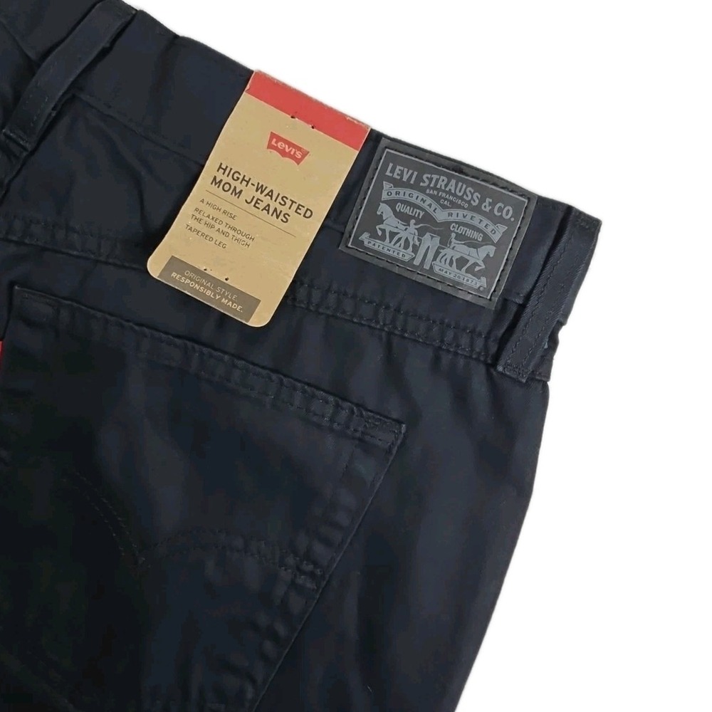 Levi's High Waisted Mom Jeans Womens 33x30 Black Solid Tapered Leg Relaxed Fit
